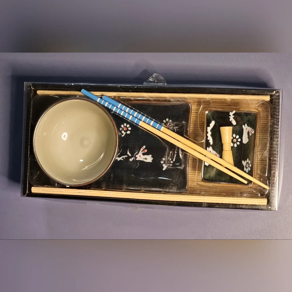 [Vintage Sushi Set] White Rabbits & Flowers on Dark Bluish/Green Ceramic…